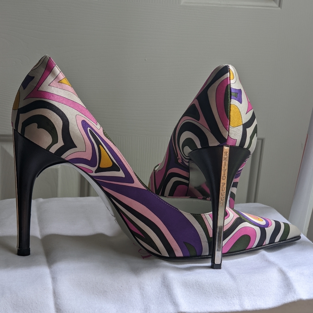 Emilio Pucci Signed Silk Pumps